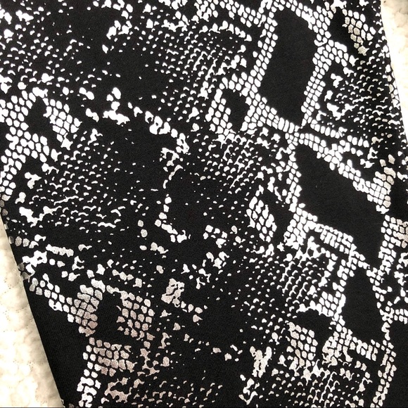 Snakeskin Print Fleece Lined Zenana Leggings L/XL - Picture 3 of 6